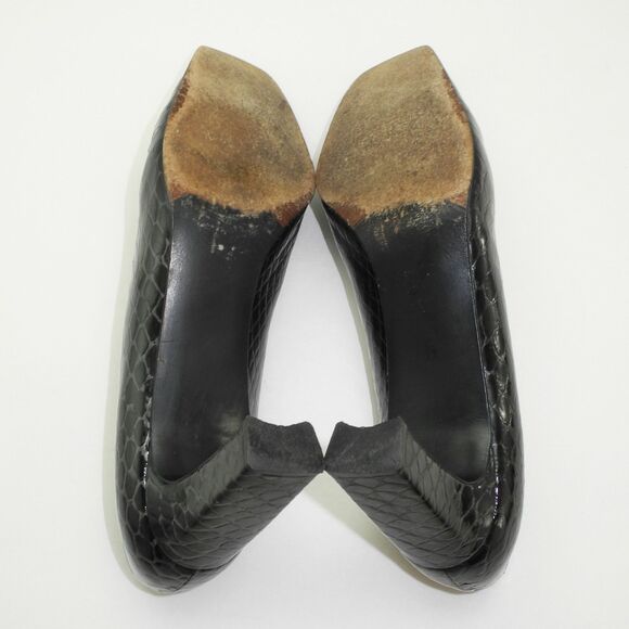 Stuart Weitzman Black Embossed Reptile Patent Leather Pumps-Women's 8.5 Narrow - Picture 5 of 7